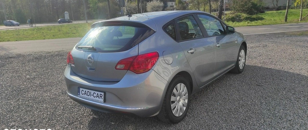 Opel Astra cena 31900 przebieg: 174000, rok produkcji 2014 z Izbica Kujawska małe 137